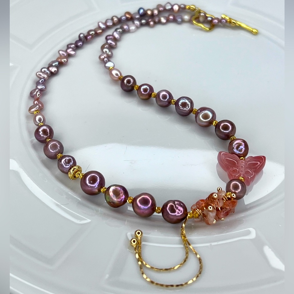 Handmade Freshwater Metallic Blueberry 🫐 Cotton Candy Pearl Gemstone Necklace 🦋